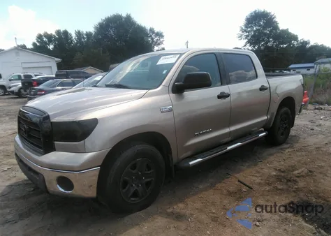 2008 Toyota Tundra Base 5.7L V8 z USA, uszkodzony, nr VIN 5TBEV541X8S480833
